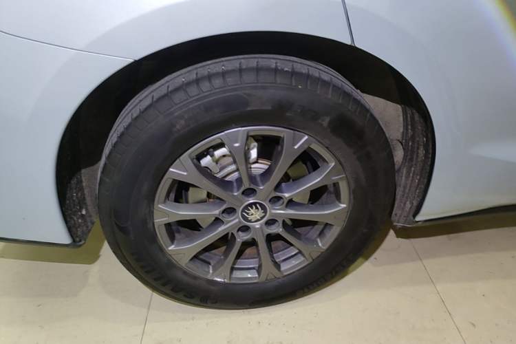 Used BYD Qin L 2024 DM-i 80KM Leading Model Right Rear Wheel Hub