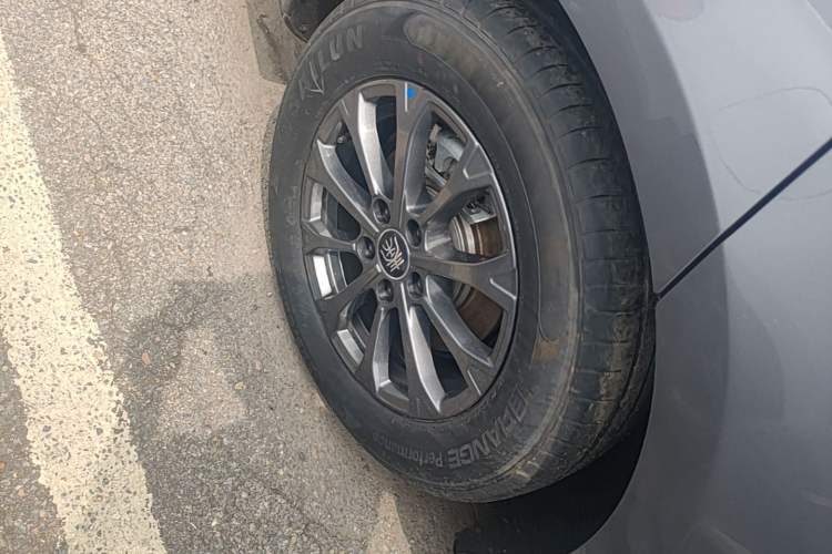 Used BYD Qin L 2024 DM-i 80KM Leading Model Right Rear Wheel Hub