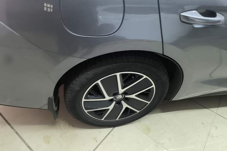 Used BYD Qin L 2024 DM-i 120KM Leading Model Right Rear Wheel Hub