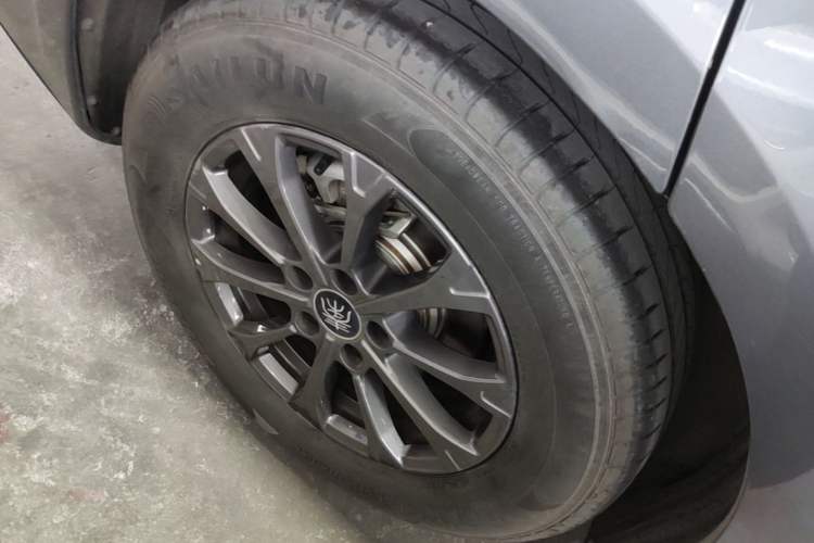 Used BYD Qin L 2024 DM-i 80KM Leading Model Right Rear Wheel Hub