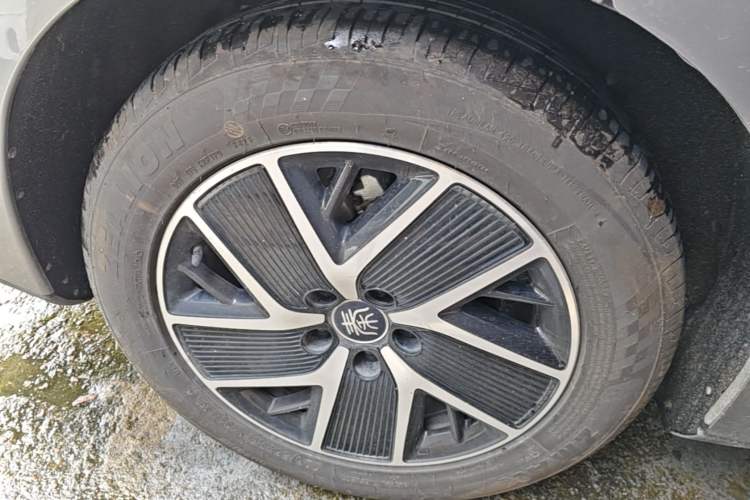 Used BYD Qin L 2024 DM-i 120KM Leading Model Right Rear Wheel Hub