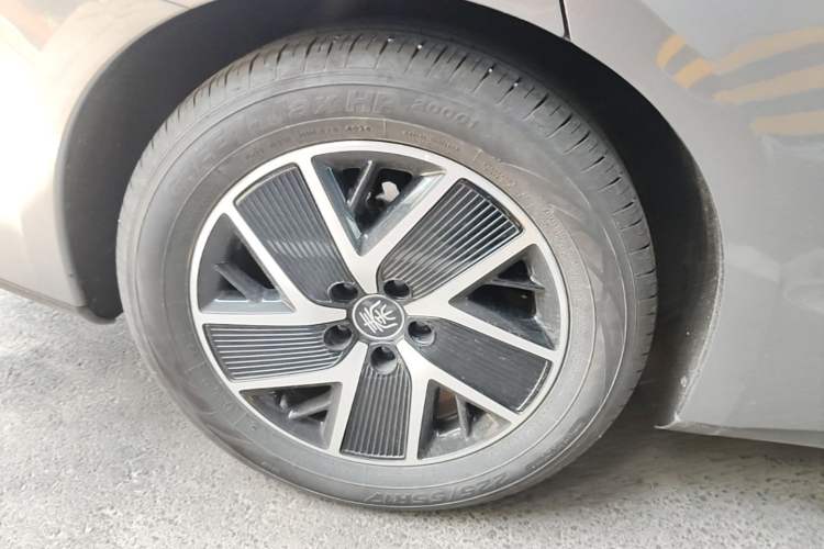 Used BYD Qin L 2024 DM-i 120KM Beyond Model Right Rear Wheel Hub