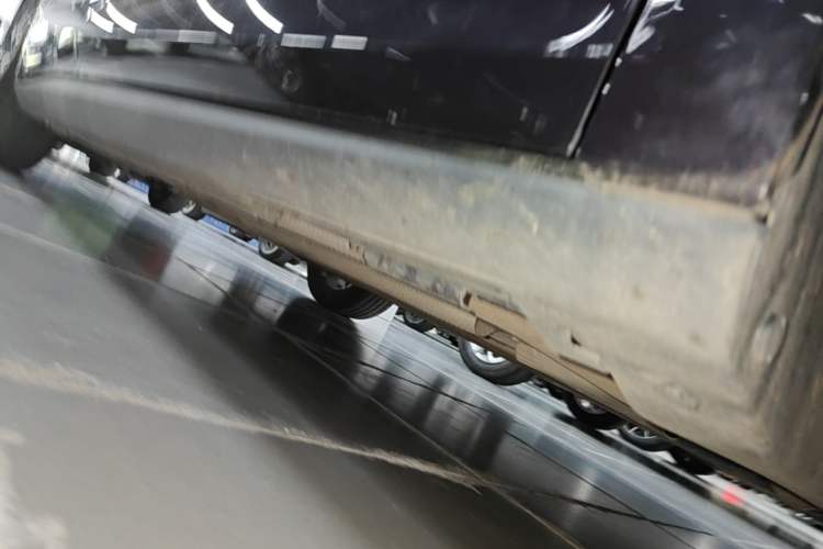Used BYD Qin L 2024 DM-i 120KM Excellence Model Right Side Sill