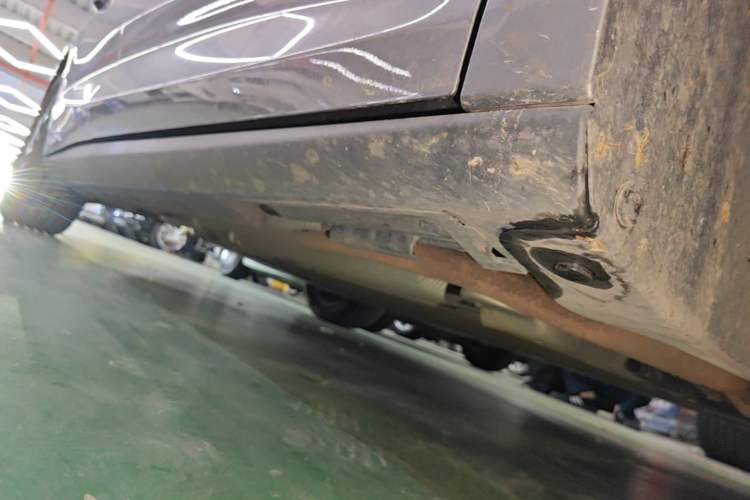 Used BYD Qin L 2024 DM-i 120KM Leading Model Right Side Sill