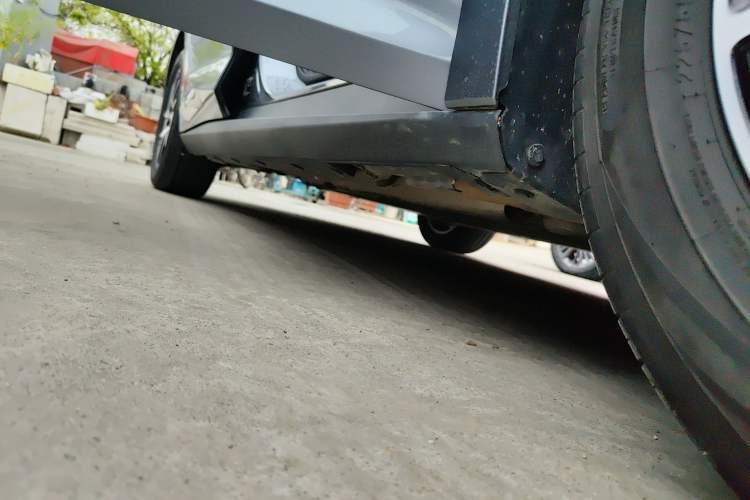 Used BYD Qin L 2024 DM-i 120KM Leading Model Right Side Sill