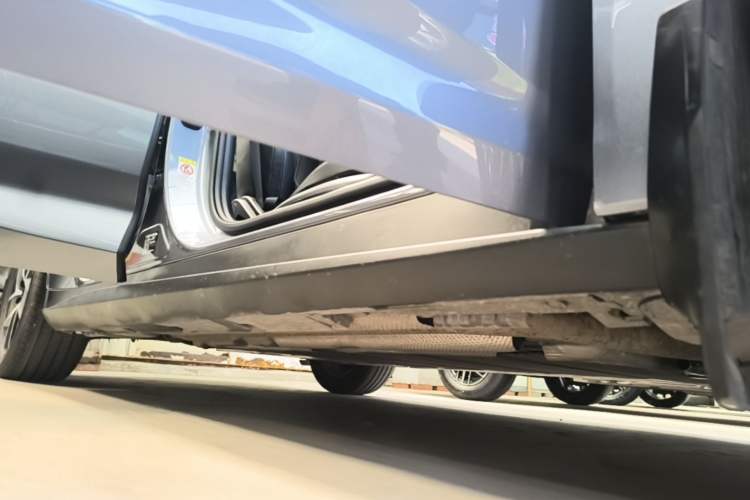 Used BYD Qin L 2024 DM-i 120KM Leading Model Right Side Sill