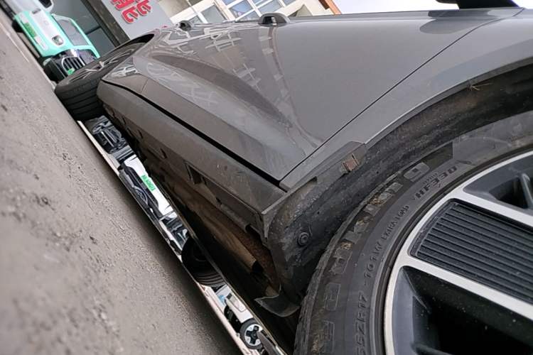 Used BYD Qin L 2024 DM-i 120KM Leading Model Right Side Sill