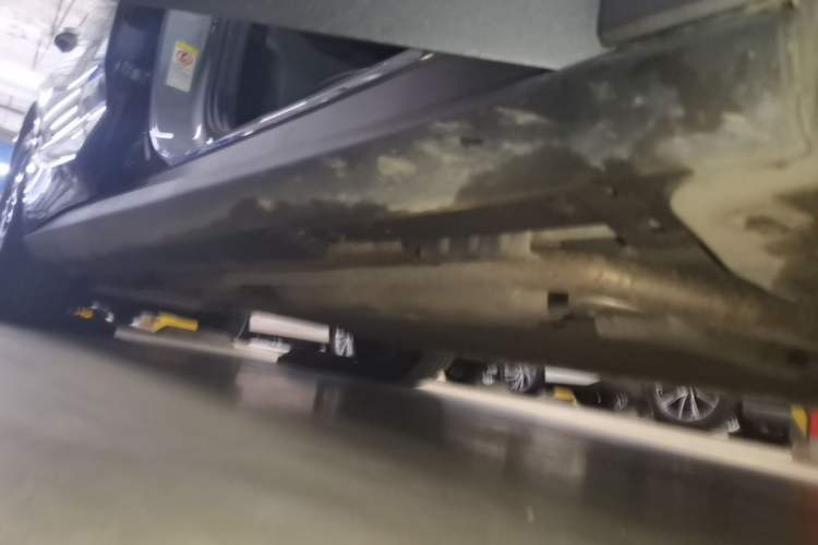 Used BYD Qin L 2024 DM-i 120KM Leading Model Right Side Sill