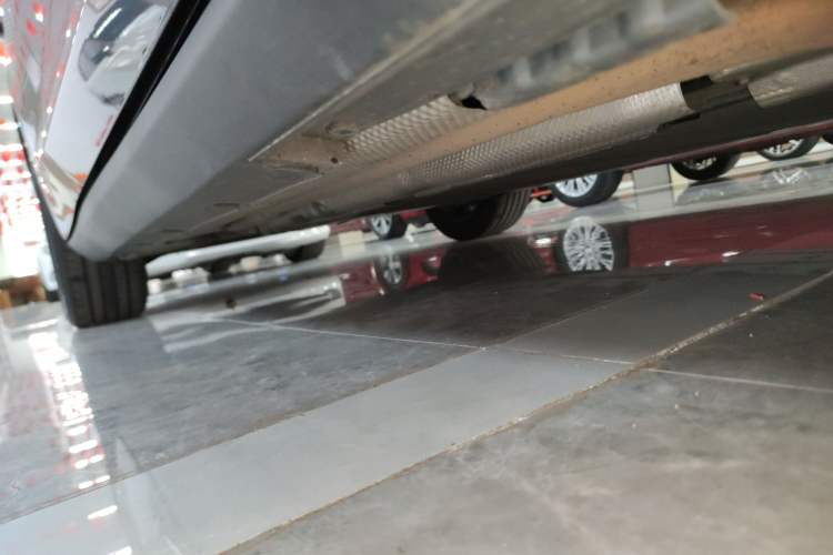 Used BYD Qin L 2024 DM-i 120KM Leading Model Right Side Sill