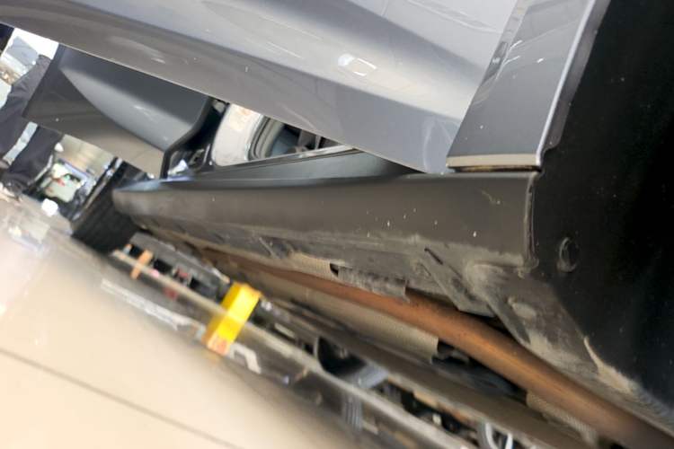 Used BYD Qin L 2024 DM-i 80KM Leading Model Right Side Sill