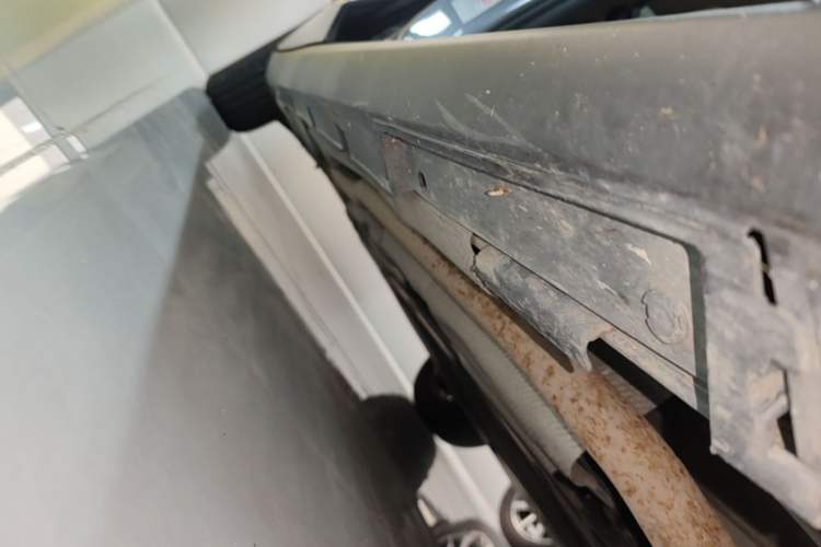 Used BYD Qin L 2024 DM-i 80KM Leading Model Right Side Sill