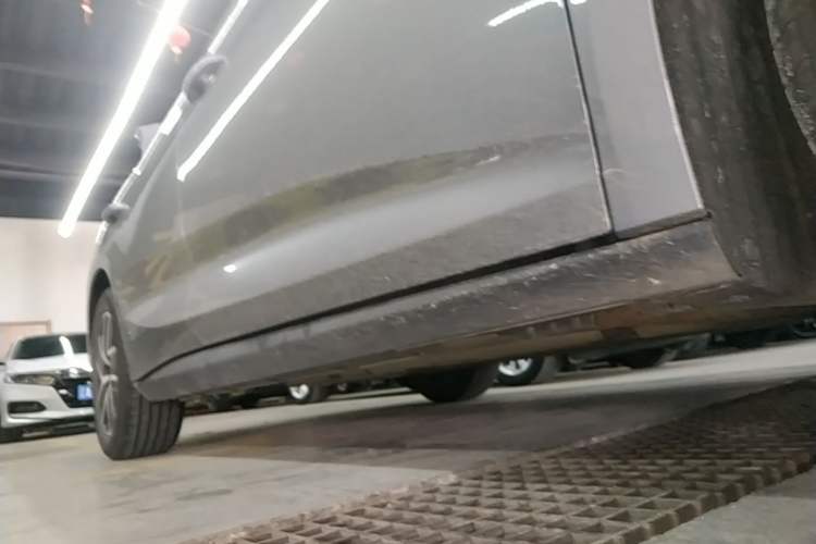 Used BYD Qin L 2024 DM-i 120KM Leading Model Right Side Sill