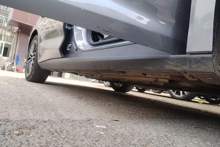 Used BYD Qin L 2024 DM-i 120KM Excellence Model Right Side Sill