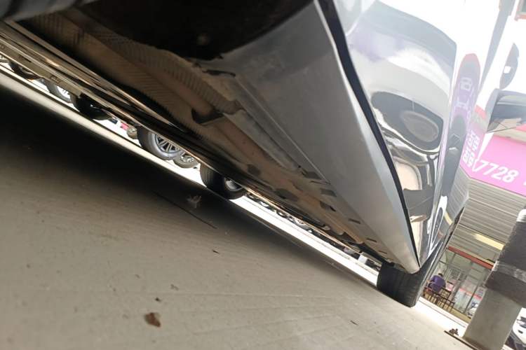 Used BYD Qin L 2024 DM-i 120KM Leading Model Right Side Sill