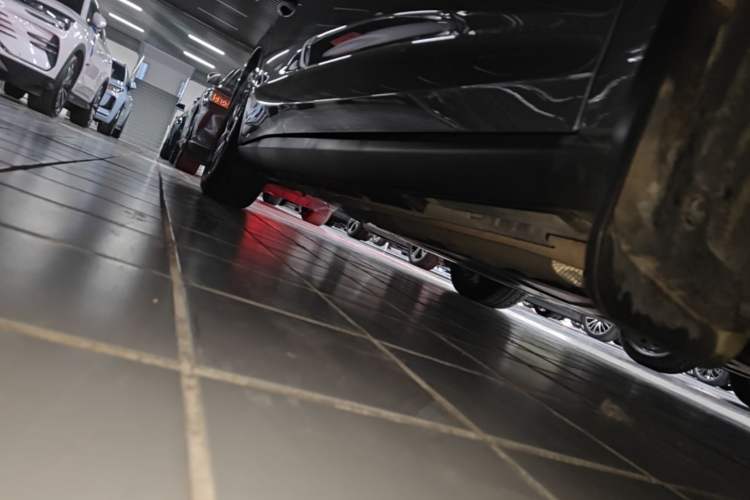 Used BYD Qin L 2024 DM-i 120KM Leading Model Right Side Sill
