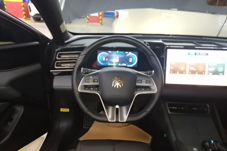 Used BYD Qin L 2024 DM-i 120KM Leading Model Steering Wheel