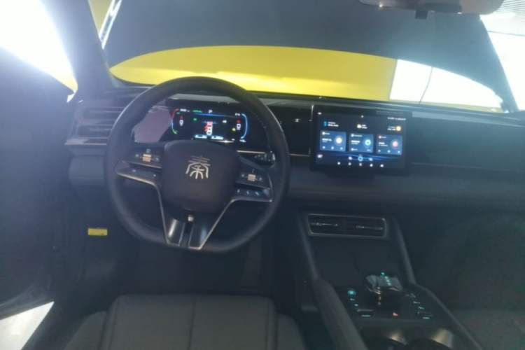 Used BYD Qin L 2024 DM-i 80KM Leading Model Steering Wheel