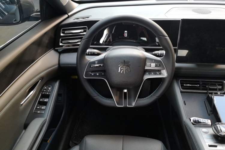Used BYD Qin L 2024 DM-i 80KM Beyond Model Steering Wheel