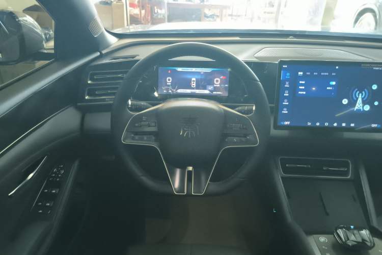 Used BYD Qin L 2024 DM-i 120KM Beyond Model Steering Wheel