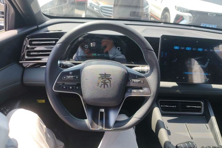 Used BYD Qin L 2024 DM-i 120KM Leading Model Steering Wheel
