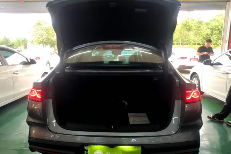 Used BYD Qin L 2024 DM-i 80KM Beyond Model Trunk