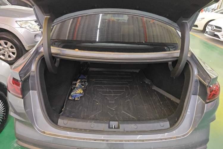 Used BYD Qin L 2024 DM-i 120KM Leading Model Trunk