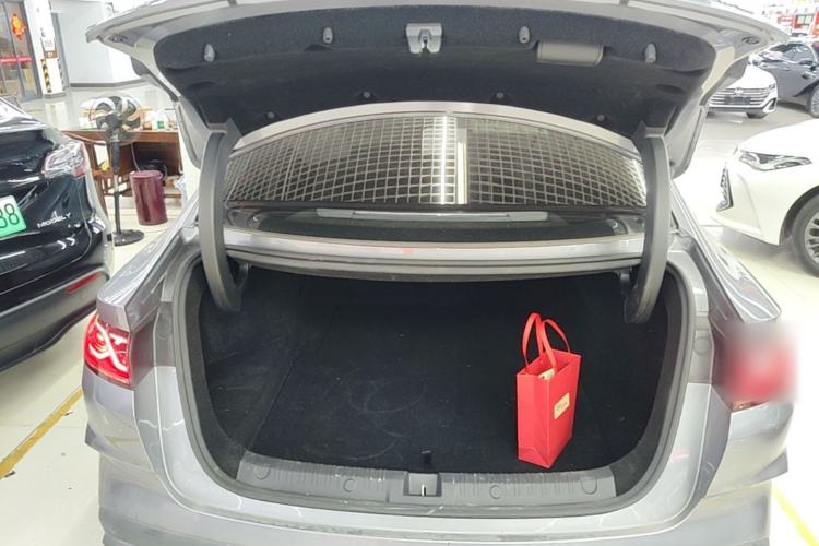 Used BYD Qin L 2024 DM-i 80KM Beyond Model Trunk