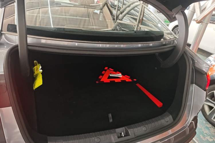 Used BYD Qin L 2024 DM-i 80KM Beyond Model Trunk