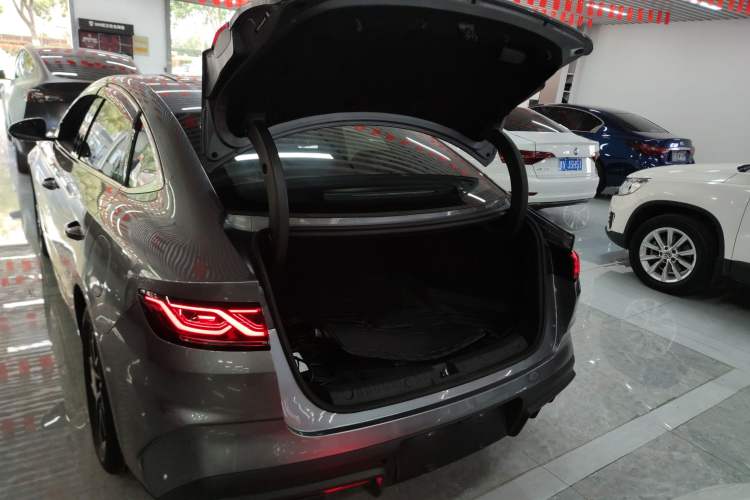 Used BYD Qin L 2024 DM-i 120KM Leading Model Trunk