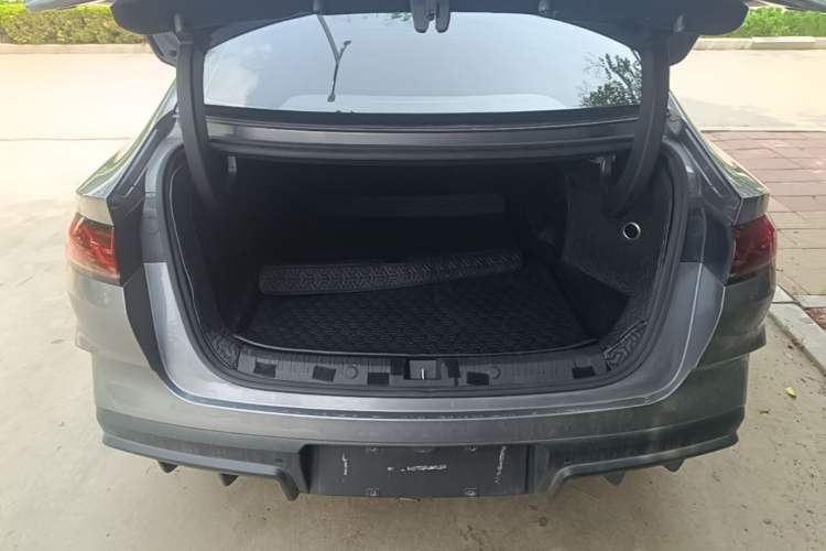Used BYD Qin L 2024 DM-i 120KM Leading Model Trunk