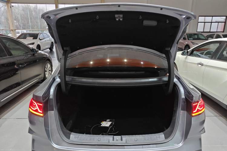 Used BYD Qin L 2024 DM-i 120KM Leading Model Trunk