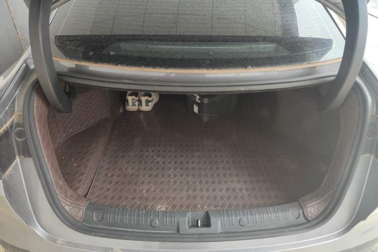 Used BYD Qin L 2024 DM-i 120KM Leading Model Trunk