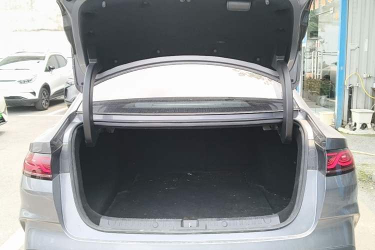 Used BYD Qin L 2024 DM-i 120KM Leading Model Trunk
