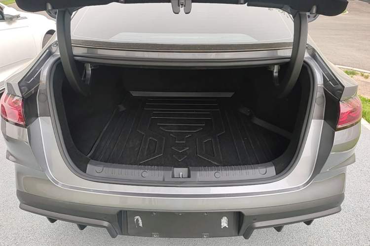 Used BYD Qin L 2024 DM-i 120KM Excellence Model Trunk