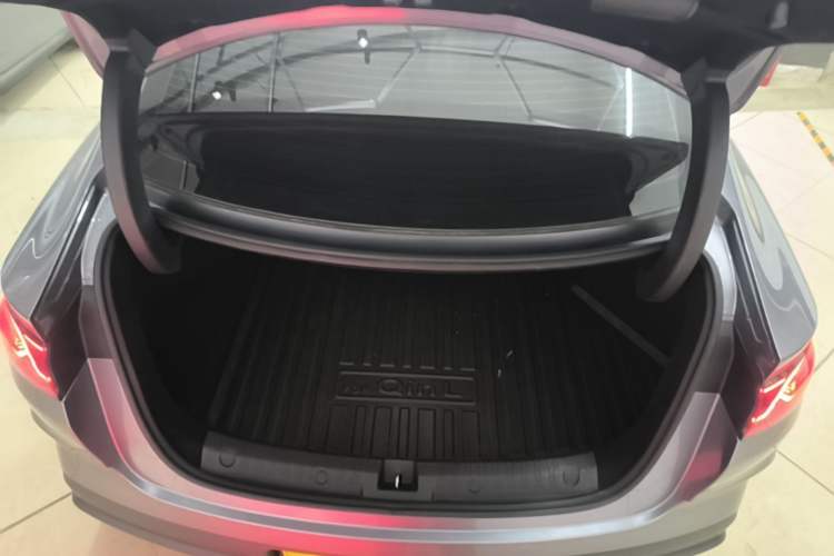 Used BYD Qin L 2024 DM-i 120KM Leading Model Trunk