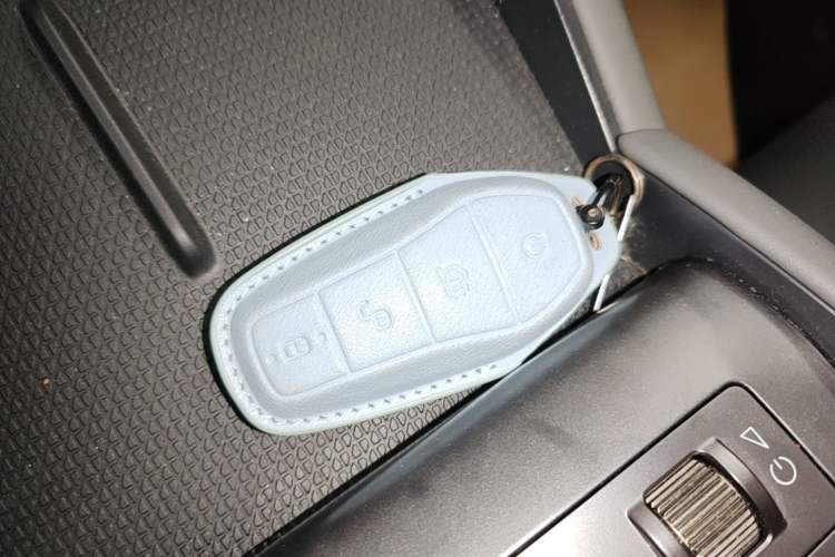 Used BYD Qin L 2024 DM-i 80KM Beyond Model Vehicle Key