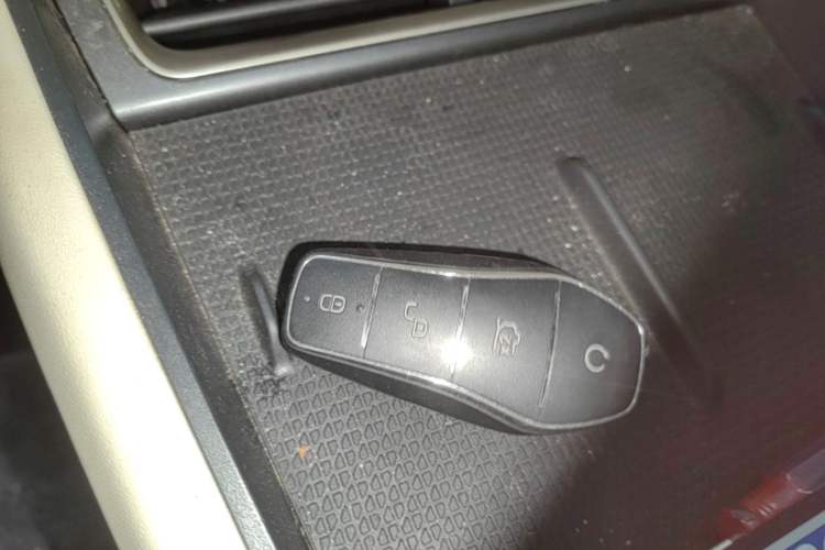 Used BYD Qin L 2024 DM-i 80KM Beyond Model Vehicle Key