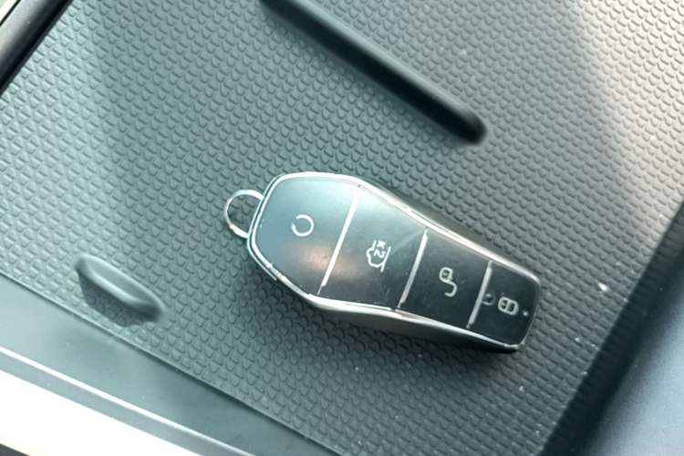 Used BYD Qin L 2024 DM-i 120KM Beyond Model Vehicle Key