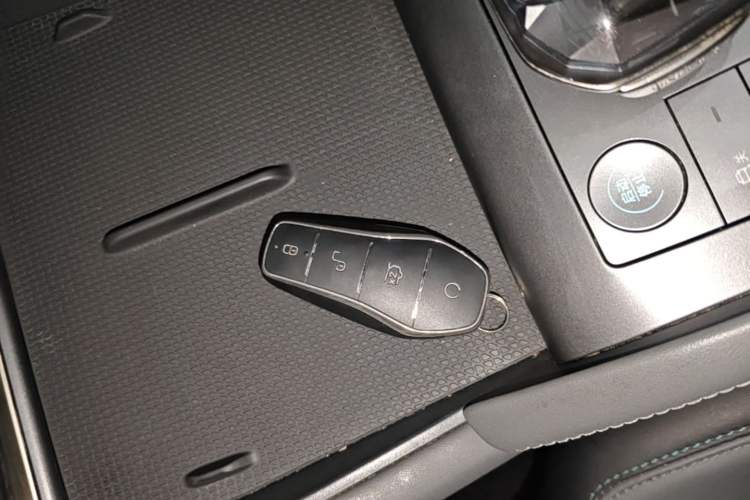 Used BYD Qin L 2024 DM-i 120KM Leading Model Vehicle Key