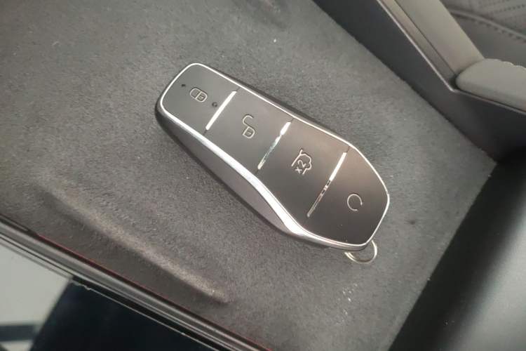 Used BYD Qin L 2024 DM-i 120KM Excellence Model Vehicle Key