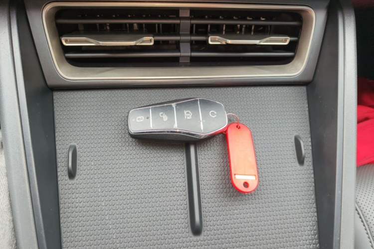 Used BYD Qin L 2024 DM-i 80KM Leading Model Vehicle Key