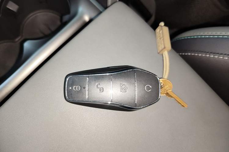 Used BYD Qin L 2024 DM-i 120KM Beyond Model Vehicle Key