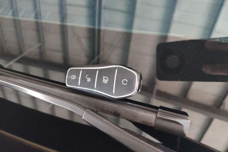 Used BYD Qin L 2024 DM-i 80KM Leading Model Vehicle Key