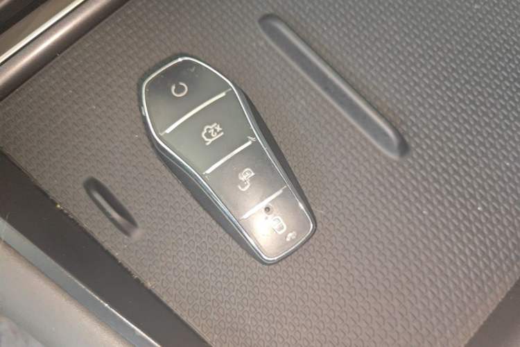 Used BYD Qin L 2024 DM-i 80KM Beyond Model Vehicle Key