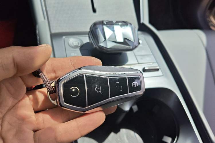 Used BYD Qin L 2024 DM-i 80KM Beyond Model Vehicle Key