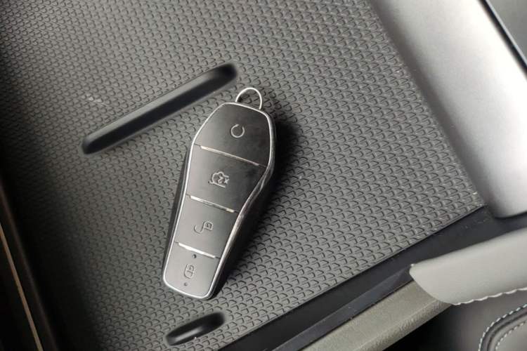 Used BYD Qin L 2024 DM-i 80KM Leading Model Vehicle Key