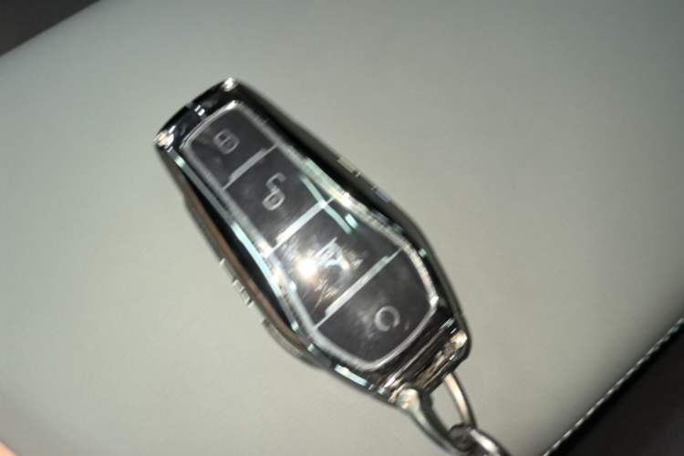 Used BYD Qin L 2024 DM-i 120KM Beyond Model Vehicle Key
