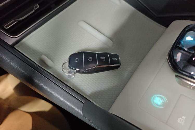 Used BYD Qin L 2024 DM-i 80KM Leading Model Vehicle Key