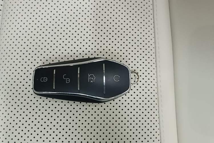 Used BYD Qin L 2024 DM-i 80KM Leading Model Vehicle Key