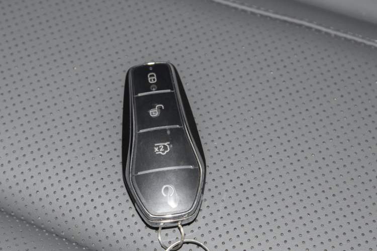 Used BYD Qin L 2024 DM-i 80KM Beyond Model Vehicle Key